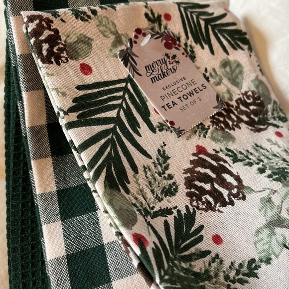 Tea Towels, set of three, new - Picture 3 of 6